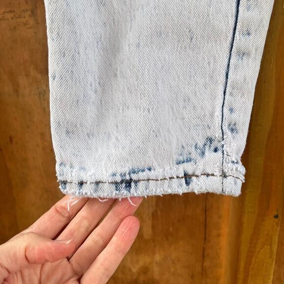 Levi's Vintage Women's Bleach Wash 80's Era Mom Jeans Size 8 - Picture 5 of 14